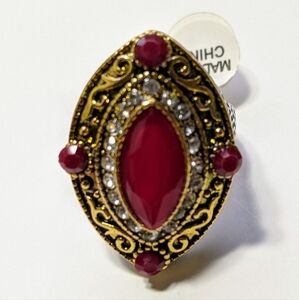 Elegant Gold and Red Fashion Ring